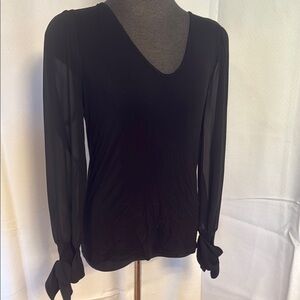 Suzy Shier Elegant Black Women's Top wwith mesh long sleeves. Medium.